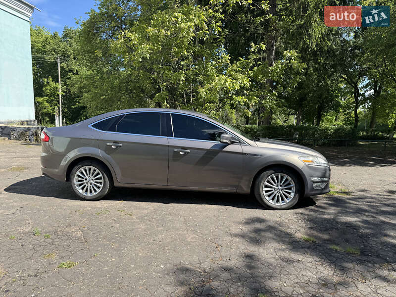 Седан Ford Mondeo 2012 в Гайвороне