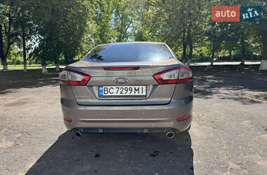 Седан Ford Mondeo 2012 в 
