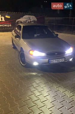 Лифтбек Ford Mondeo 1998 в 