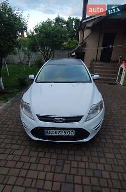 Седан Ford Mondeo 2012 в 