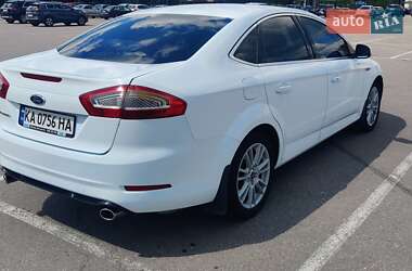 Седан Ford Mondeo 2011 в 