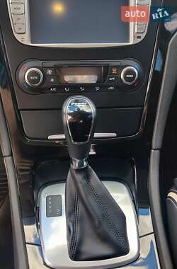 Седан Ford Mondeo 2011 в 