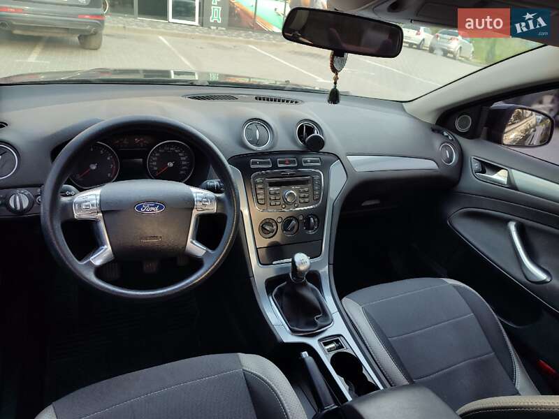 Седан Ford Mondeo 2011 в Виннице