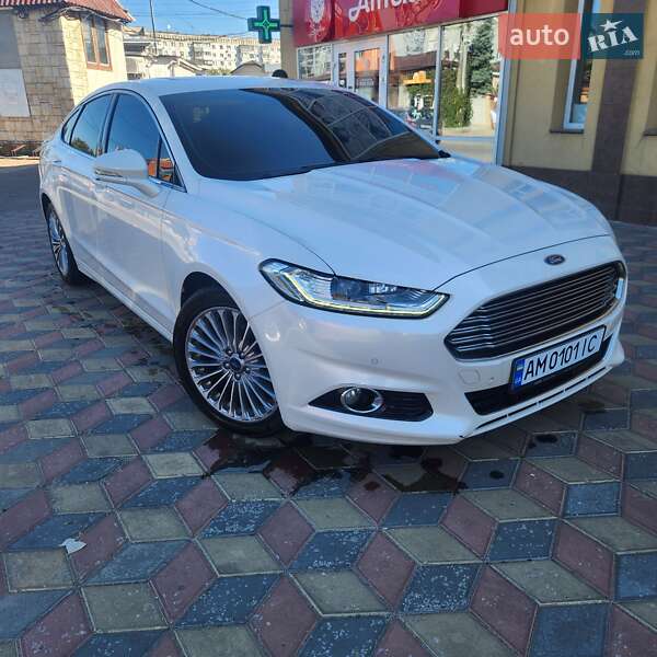 Седан Ford Mondeo 2015 в 