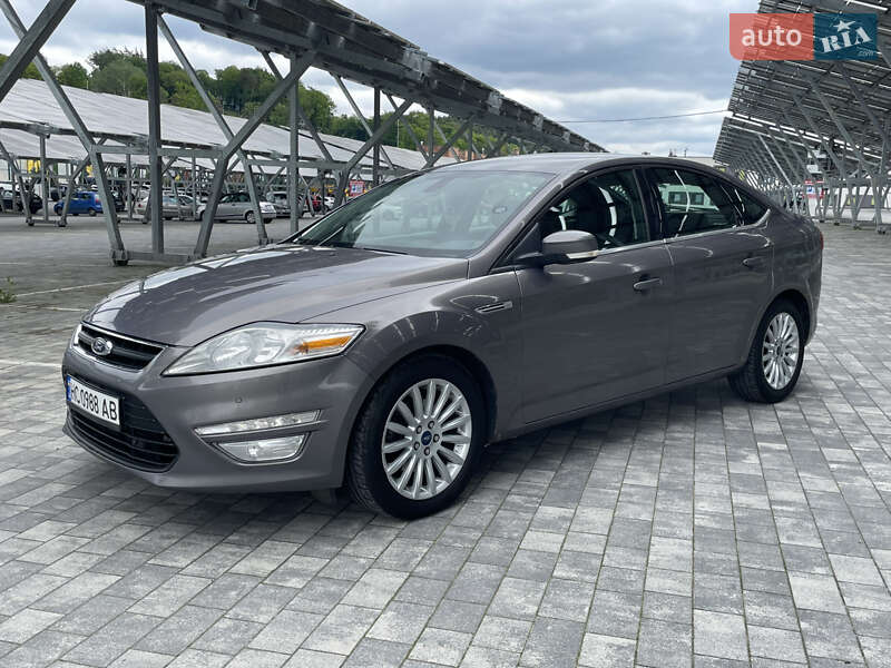 Лифтбек Ford Mondeo 2014 в Львове