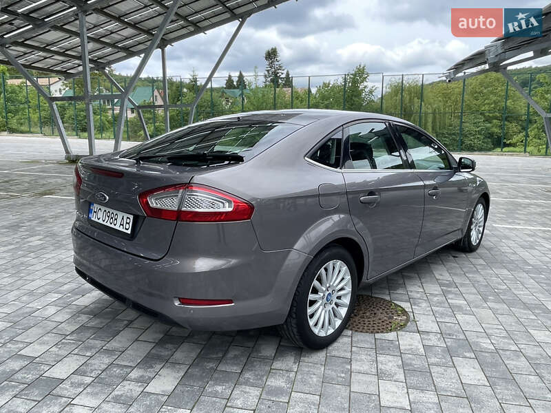 Лифтбек Ford Mondeo 2014 в Львове