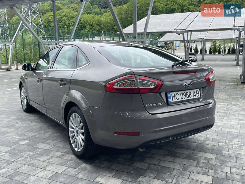 Лифтбек Ford Mondeo 2014 в Львове