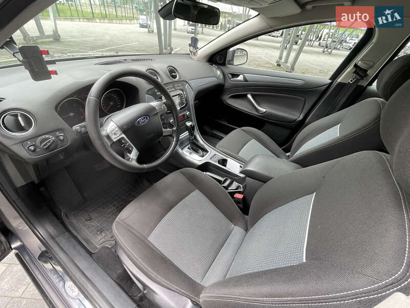 Лифтбек Ford Mondeo 2014 в Львове