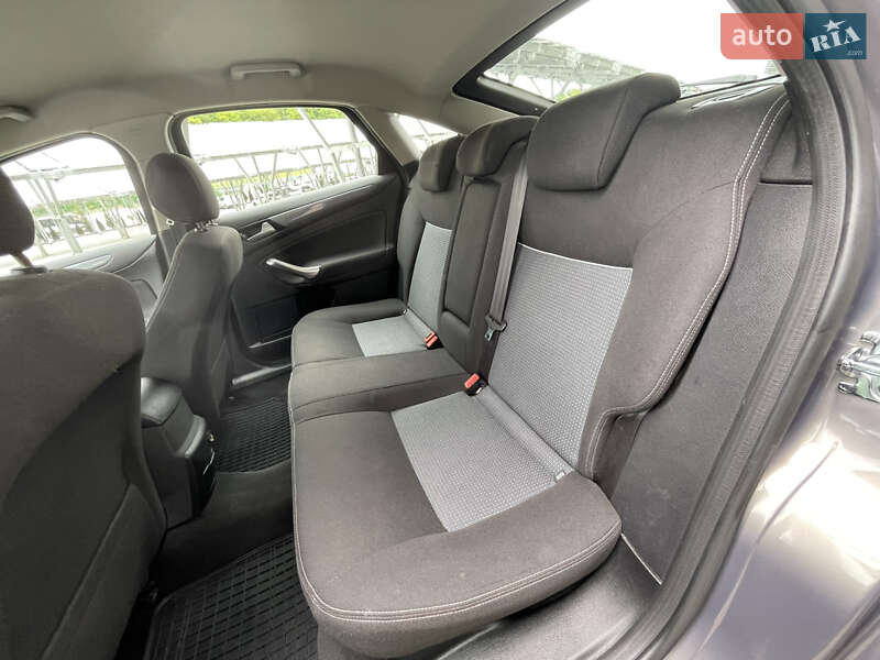 Лифтбек Ford Mondeo 2014 в Львове