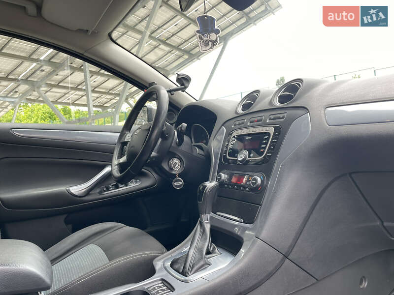 Лифтбек Ford Mondeo 2014 в Львове