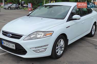 Седан Ford Mondeo 2012 в 
