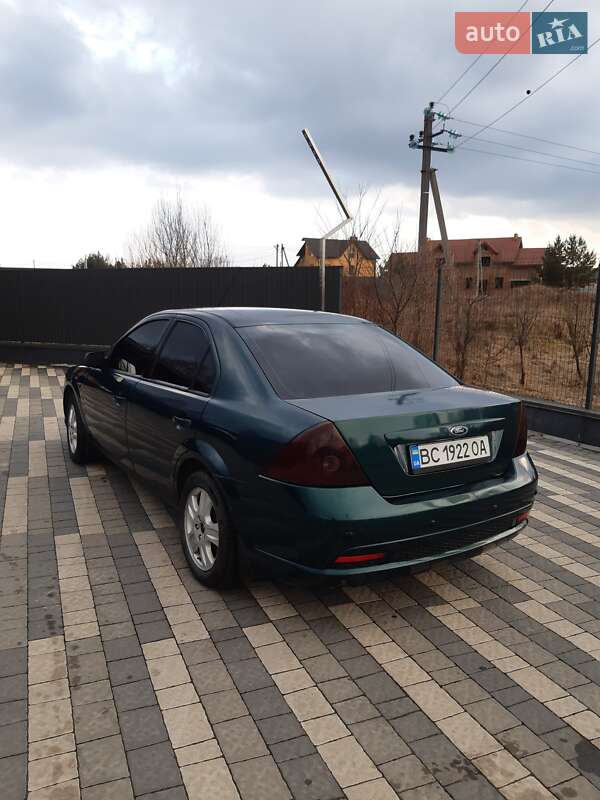 Седан Ford Mondeo 2002 в Городке
