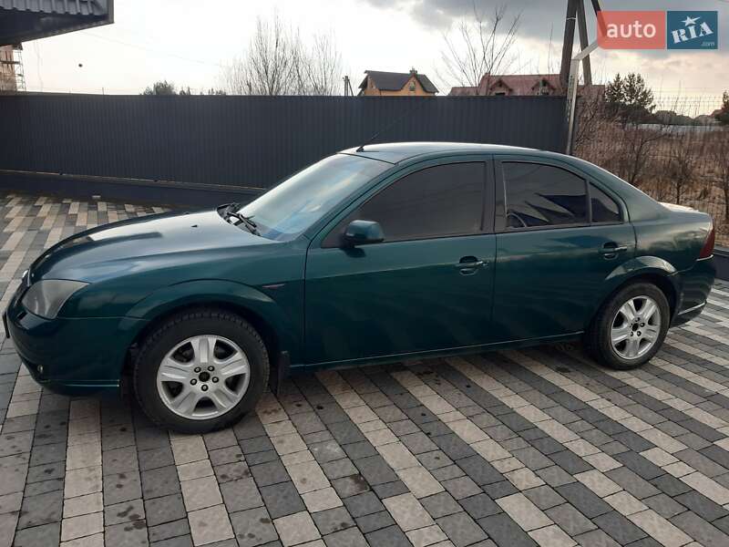 Седан Ford Mondeo 2002 в Городке