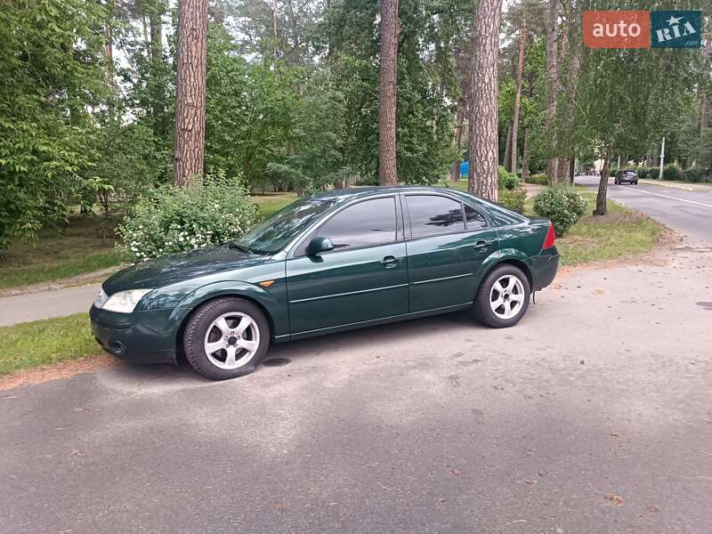 Лифтбек Ford Mondeo 2003 в 