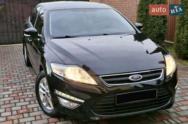 Седан Ford Mondeo 2012 в 