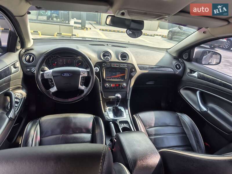 Седан Ford Mondeo 2011 в Киеве