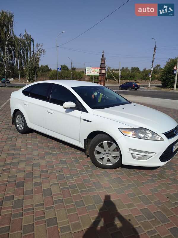 Ліфтбек Ford Mondeo 2014 в 