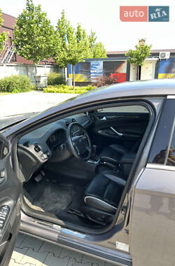 Седан Ford Mondeo 2011 в 