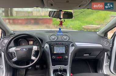 Седан Ford Mondeo 2012 в 