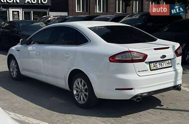 Седан Ford Mondeo 2011 в 