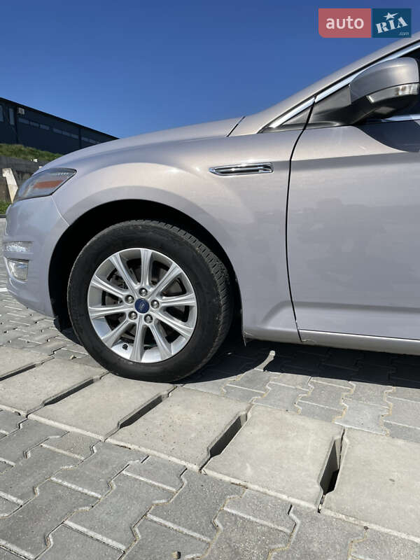 Седан Ford Mondeo 2010 в Чернівцях