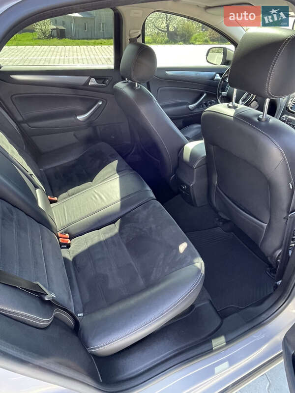 Седан Ford Mondeo 2010 в Чернівцях
