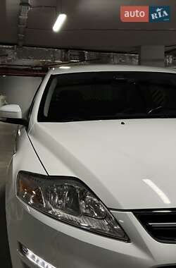 Лифтбек Ford Mondeo 2013 в 