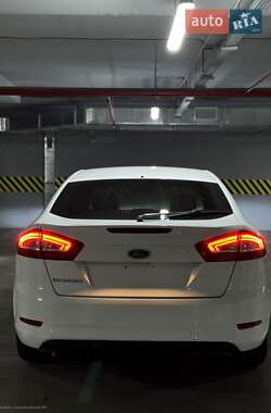 Лифтбек Ford Mondeo 2013 в 