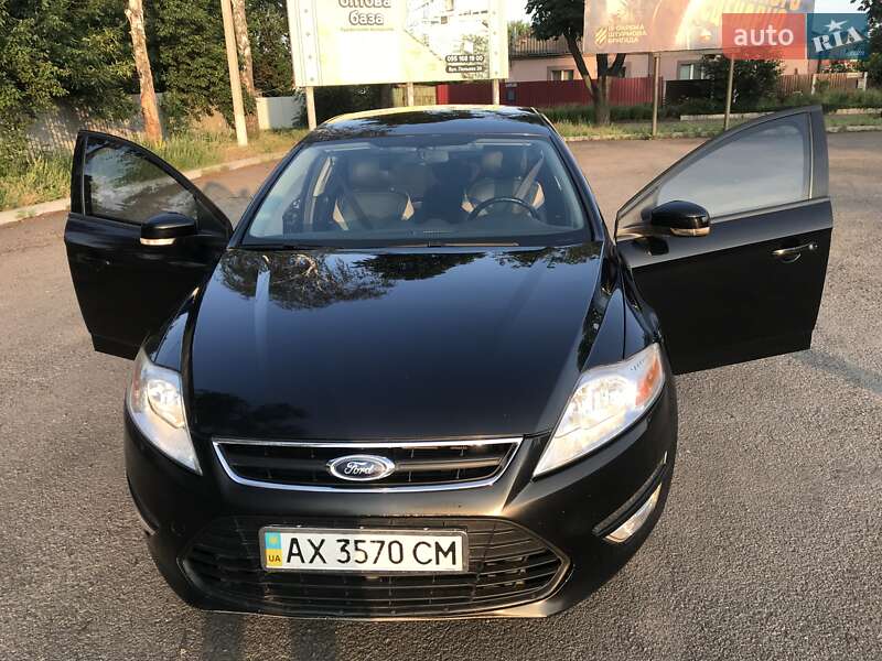 Седан Ford Mondeo 2011 в 