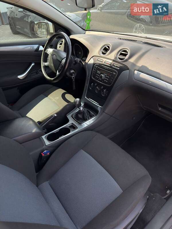 Универсал Ford Mondeo 2011 в Черновцах