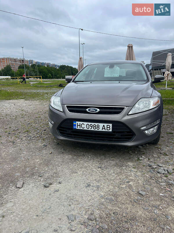 Лифтбек Ford Mondeo 2014 в Львове