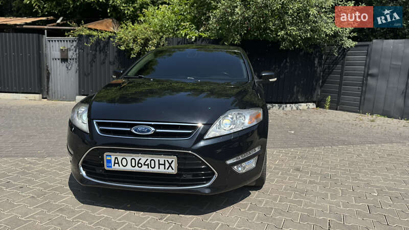Седан Ford Mondeo 2013 в Ужгороді