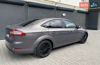 Седан Ford Mondeo 2011 в 