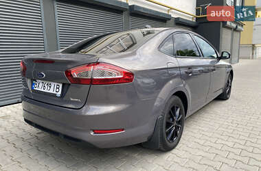 Седан Ford Mondeo 2011 в 