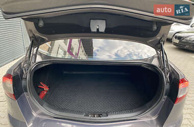 Седан Ford Mondeo 2011 в 