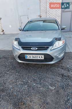 Седан Ford Mondeo 2012 в 
