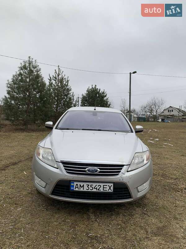 Седан Ford Mondeo 2010 в Мене