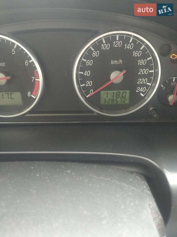 Седан Ford Mondeo 2001 в Києві