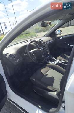 Седан Ford Mondeo 2011 в 
