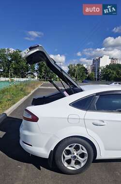Ліфтбек Ford Mondeo 2013 в  фото 3 Ліфтбек Ford Mondeo 2013 в