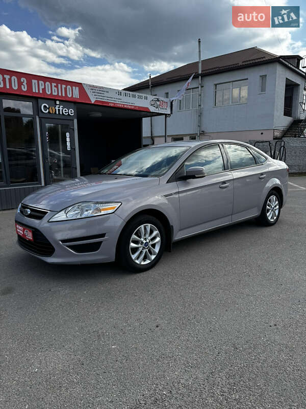 Седан Ford Mondeo 2010 в 