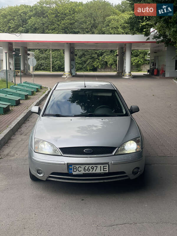 Седан Ford Mondeo 2002 в 