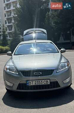 Лифтбек Ford Mondeo 2010 в 