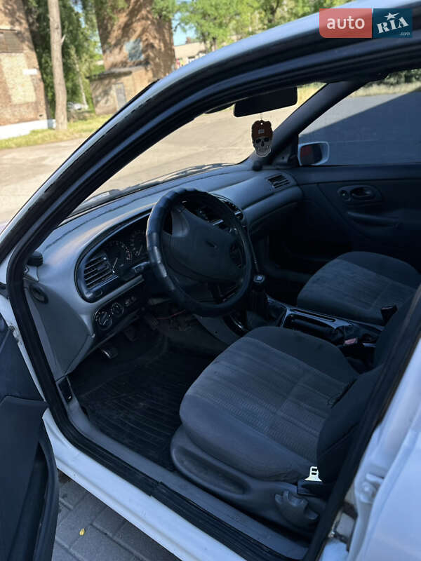 Седан Ford Mondeo 1994 в Запорожье
