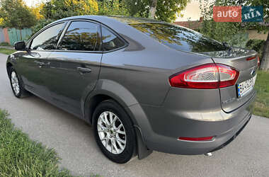 Лифтбек Ford Mondeo 2013 в 