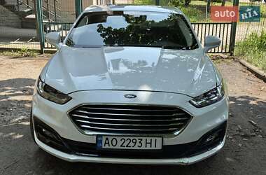 Седан Ford Mondeo 2019 в Ужгороде