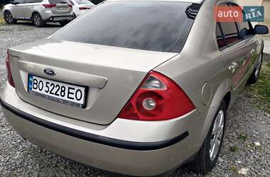 Седан Ford Mondeo 2004 в 