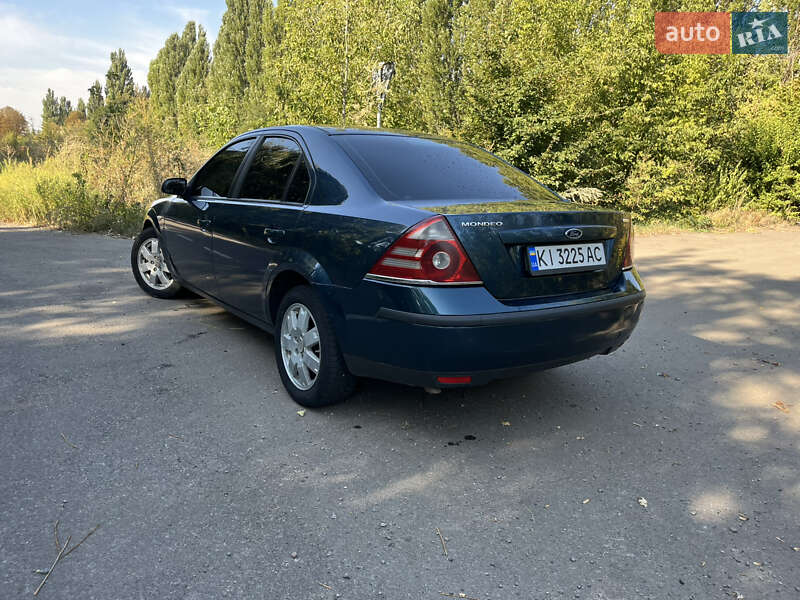 Седан Ford Mondeo 2005 в Киеве