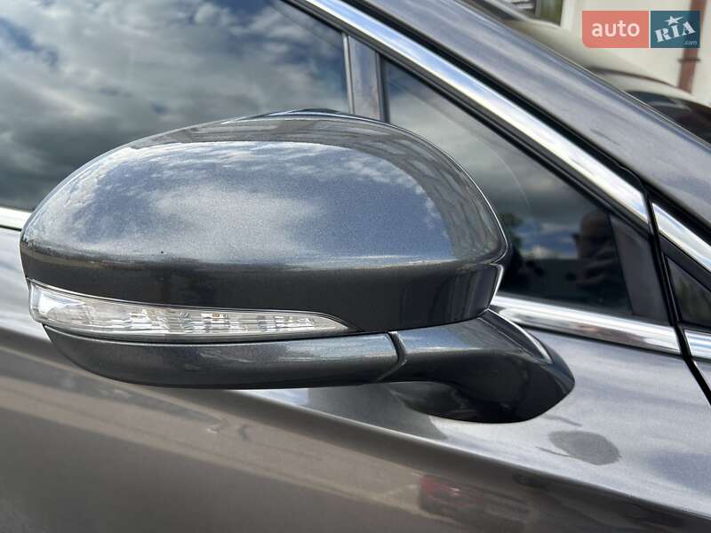 Седан Ford Mondeo 2016 в Луцке