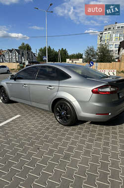 Седан Ford Mondeo 2012 в 
